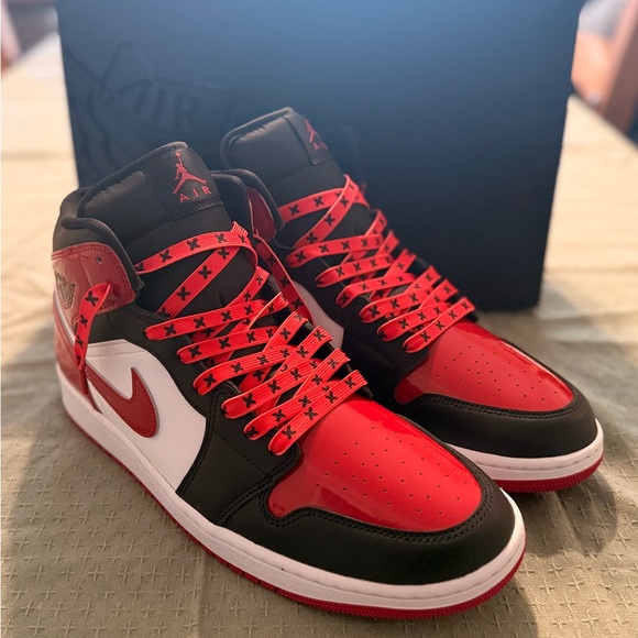 🔥 Brand New Air Jordan 1 Mid SE – Men’s Size 12 🔥 - Picture 4 of 12
